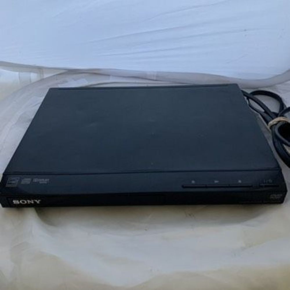 Sony CD/DVD Player Model No. DVP-SR210P No Remote-Tested